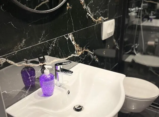 Alb Studio Apartments - Easy Access To City Center Πανσιόν